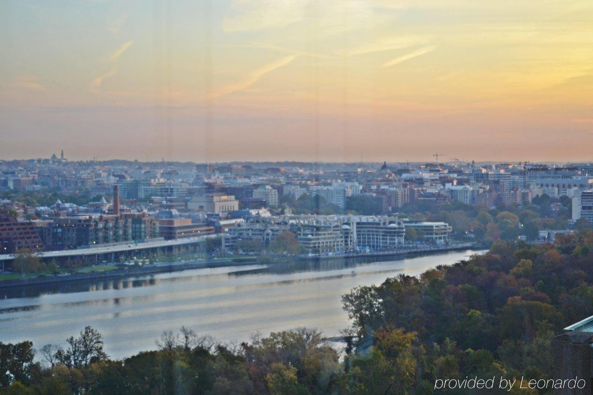 Holiday Inn Rosslyn At Key Bridge Arlington Eksteriør bilde